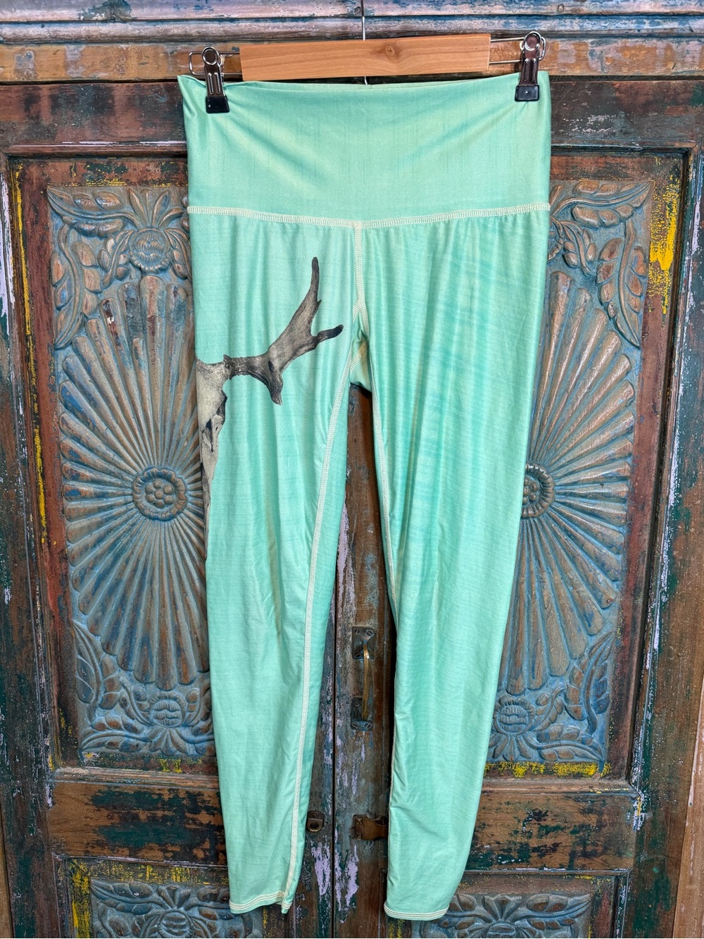Teeki yoga pants deer moose caribou skull